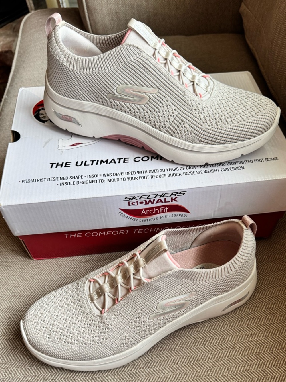 Sketchers Women's GO WALK Arch Fit “Crystal Waves” Walking Sneakers - Size 8.5 - Picture 16 of 16